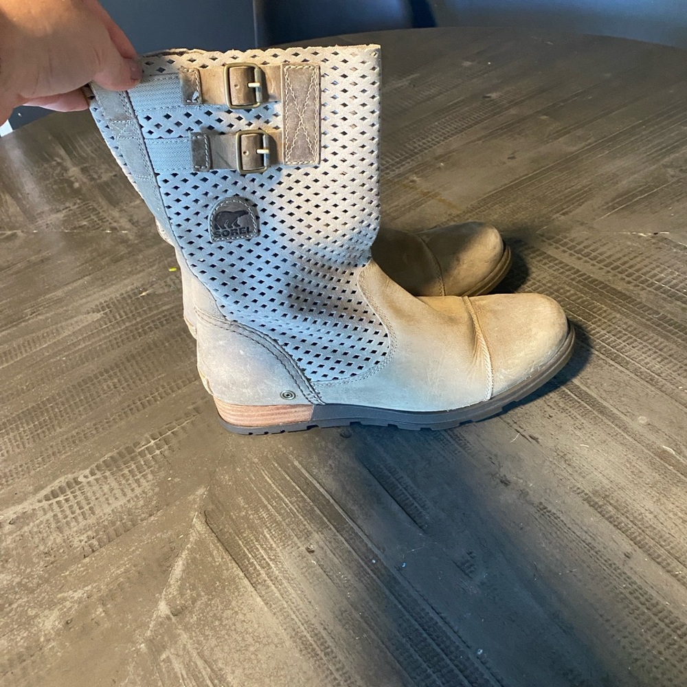 Stylish Beige Sorel Perforated Ankle Boots